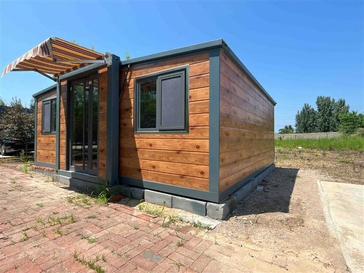 Double-winged Container House