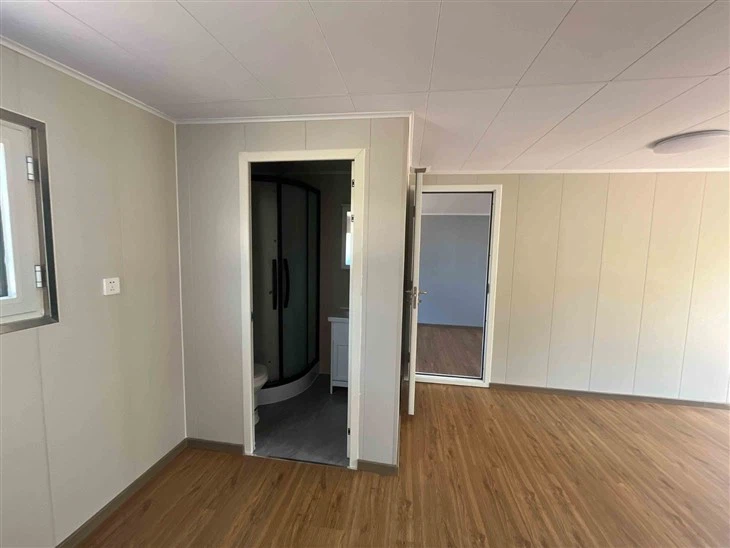 Double-winged Container House