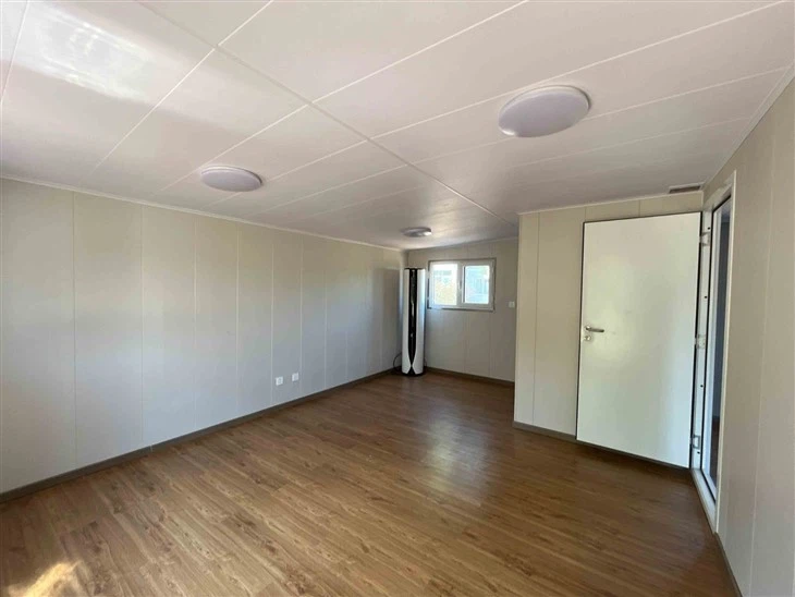 Double-winged Container House